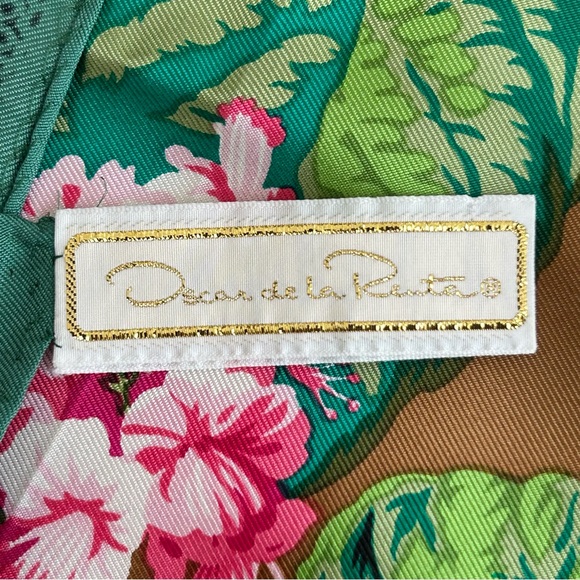 •Oscar De La Renta Silk Floral Signed Scarf Vintage Made in Japan 35”x35” - Picture 6 of 16
